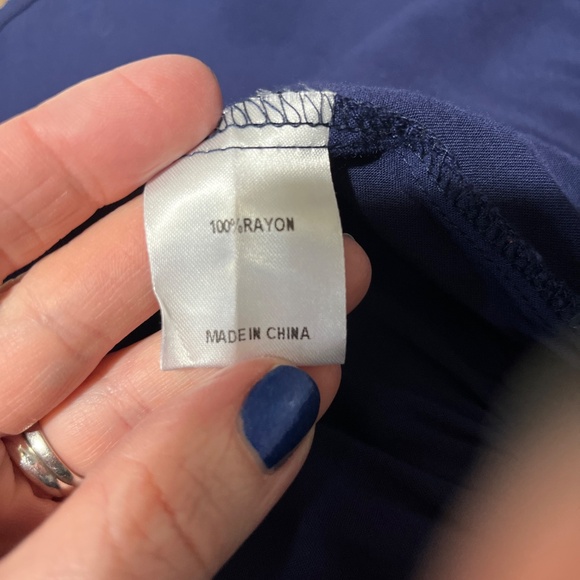 High waisted flowy maxi skirt with a slit and pockets - Picture 5 of 7